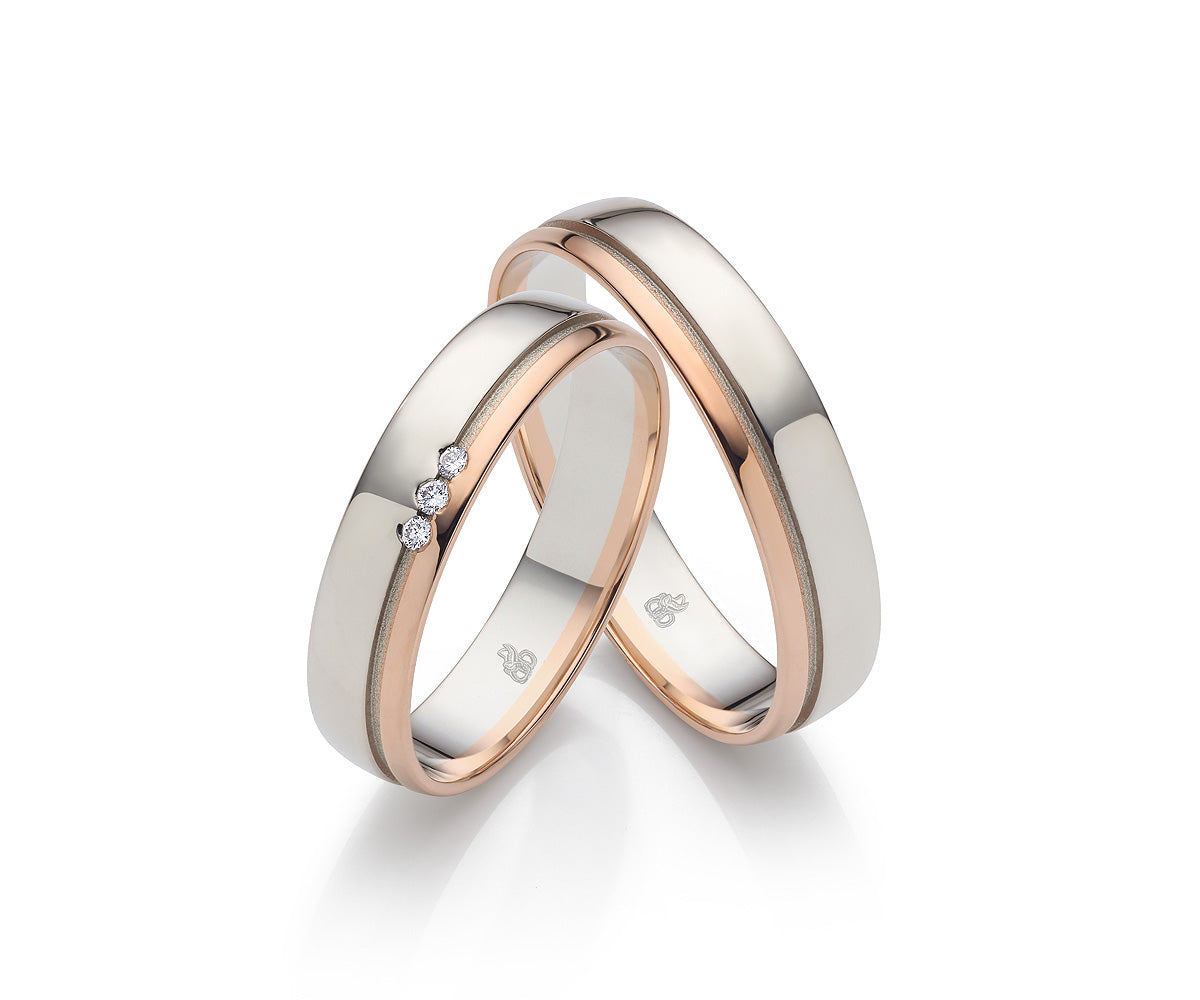 Desire Bicolor Eheringe - Goldene Verbindung zweier Herzen auf eheringkaufen.ch erhältlich.