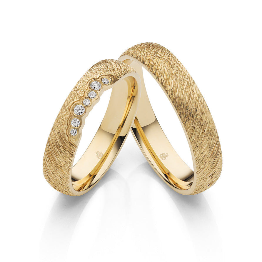 Moonlight: Strahlende Eheringe für unvergängliche Liebe auf eheringkaufen.ch erhältlich.