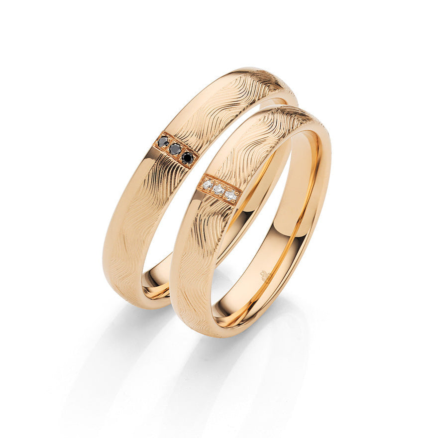 Eheringe Wind Bell – Klang der Liebe im sanften Wind auf eheringkaufen.ch erhältlich.