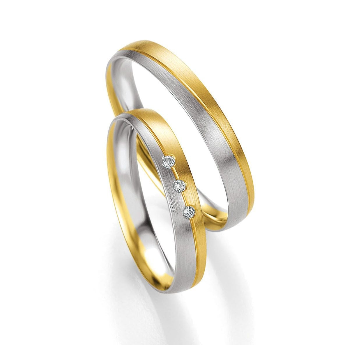 Pure Eleganz - Eheringe in Basic Light 1 auf eheringkaufen.ch erhältlich.