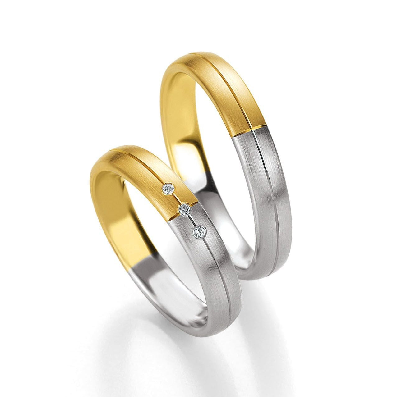 Pure Eleganz - Eheringe in Basic Light 1 auf eheringkaufen.ch erhältlich.