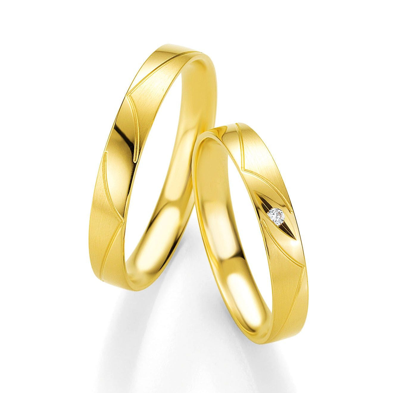 Zeitlose Schönheit – Eheringe in Basic Light 2 auf eheringkaufen.ch erhältlich.