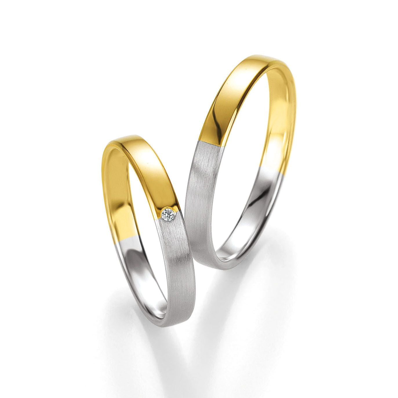 Pure Eleganz - Eheringe in Basic Light 1 auf eheringkaufen.ch erhältlich.