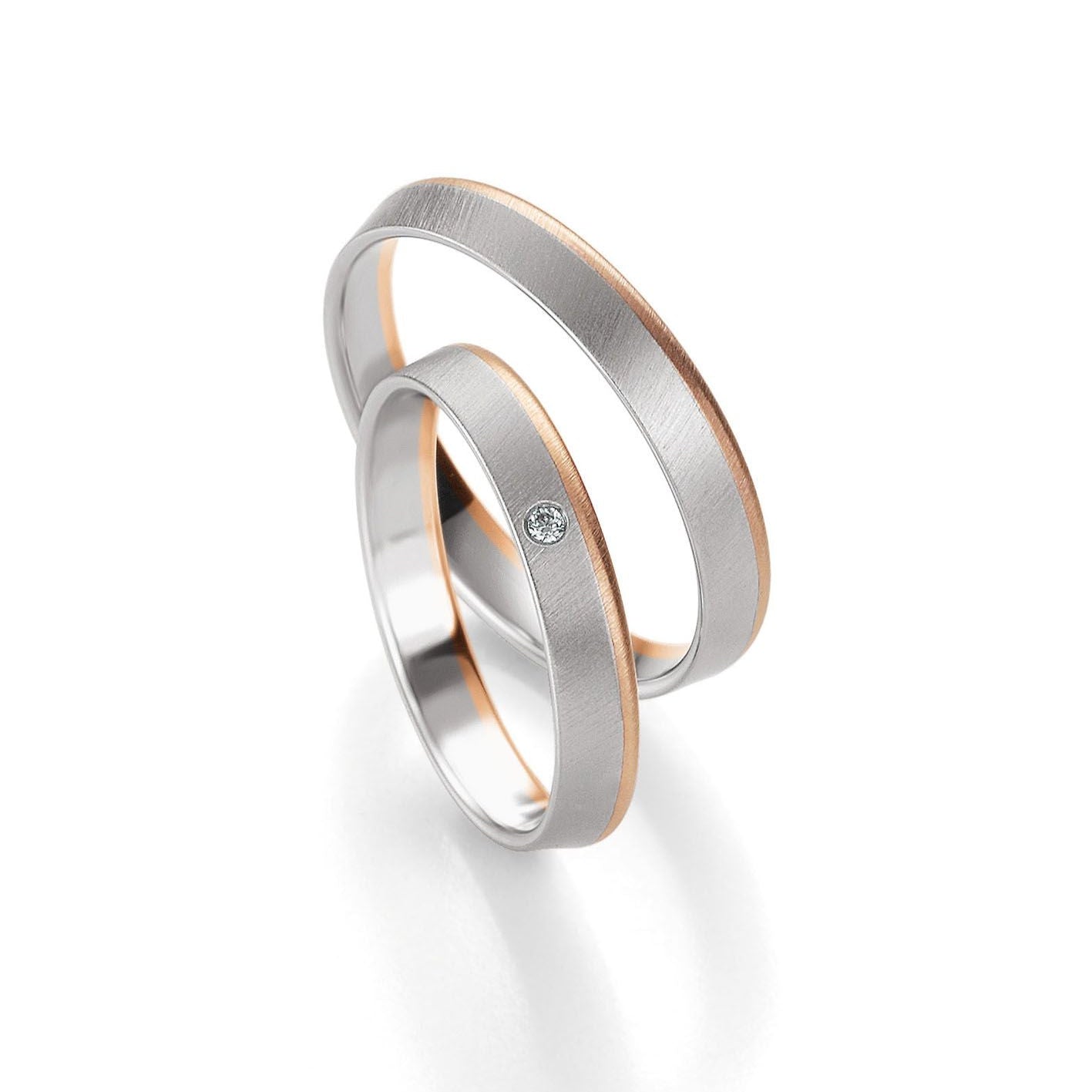 Pure Eleganz - Eheringe in Basic Light 1 auf eheringkaufen.ch erhältlich.