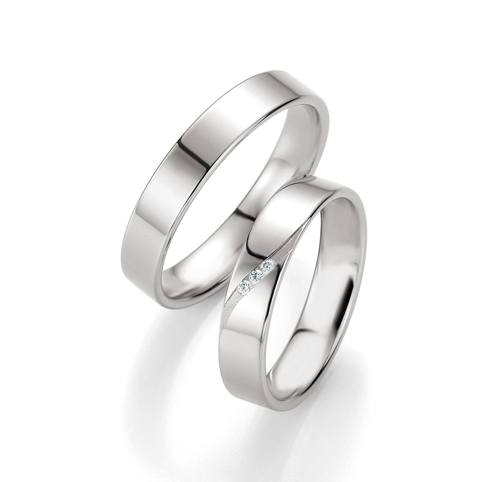 Zeitlose Schönheit – Eheringe in Basic Light 2 auf eheringkaufen.ch erhältlich.