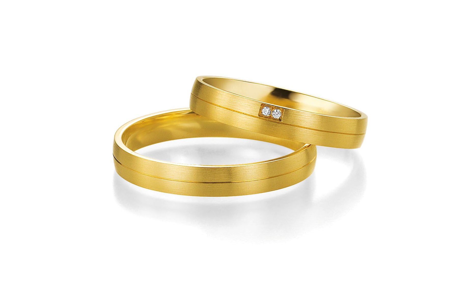 Pure Eleganz - Eheringe in Basic Light 1 auf eheringkaufen.ch erhältlich.