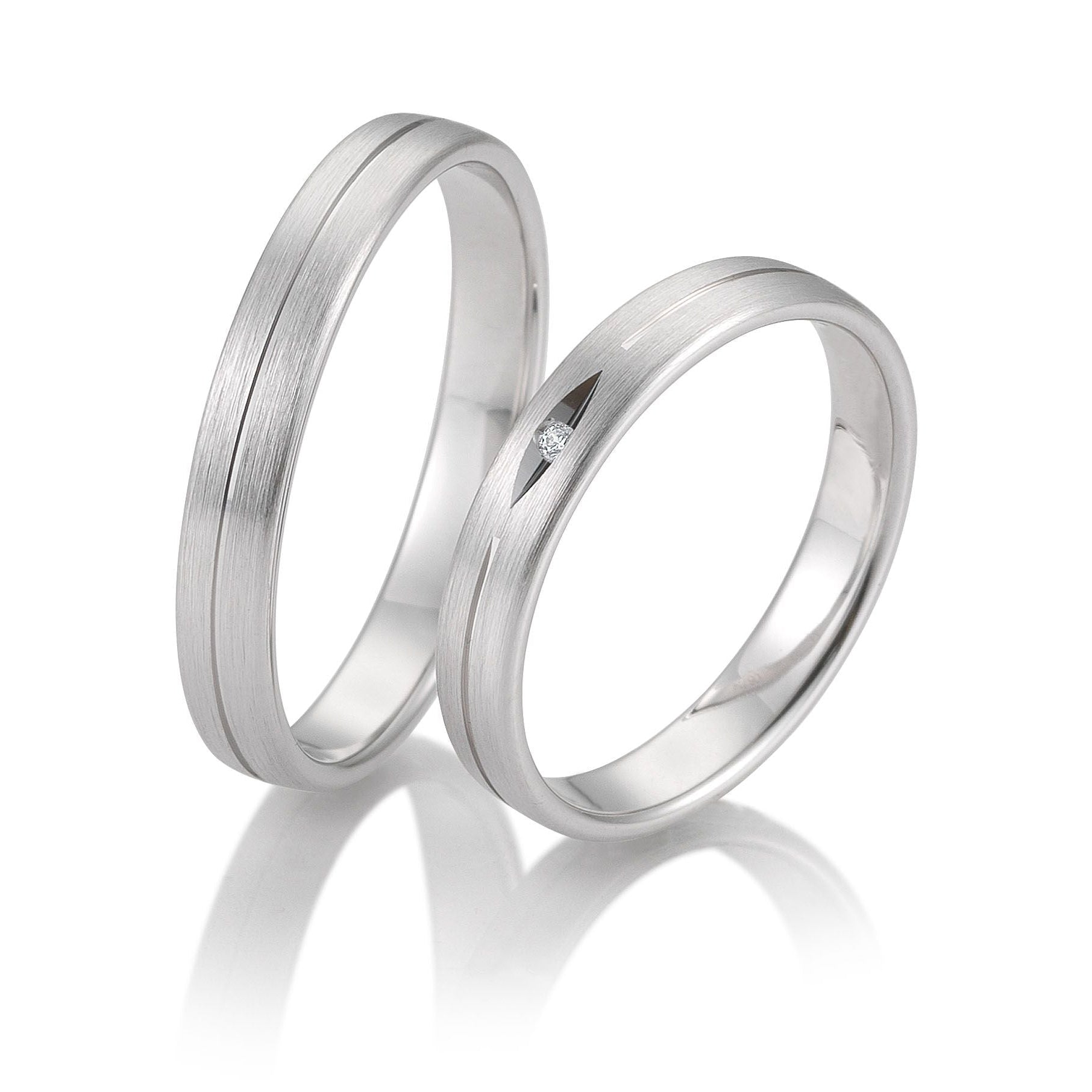 Schlichte Perfektion – Eheringe in Basic Light 3 auf eheringkaufen.ch erhältlich.