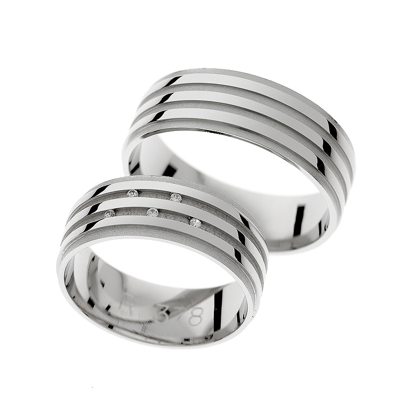 Eheringe in Gold - Zeitlose Verbundenheit auf eheringkaufen.ch erhältlich.