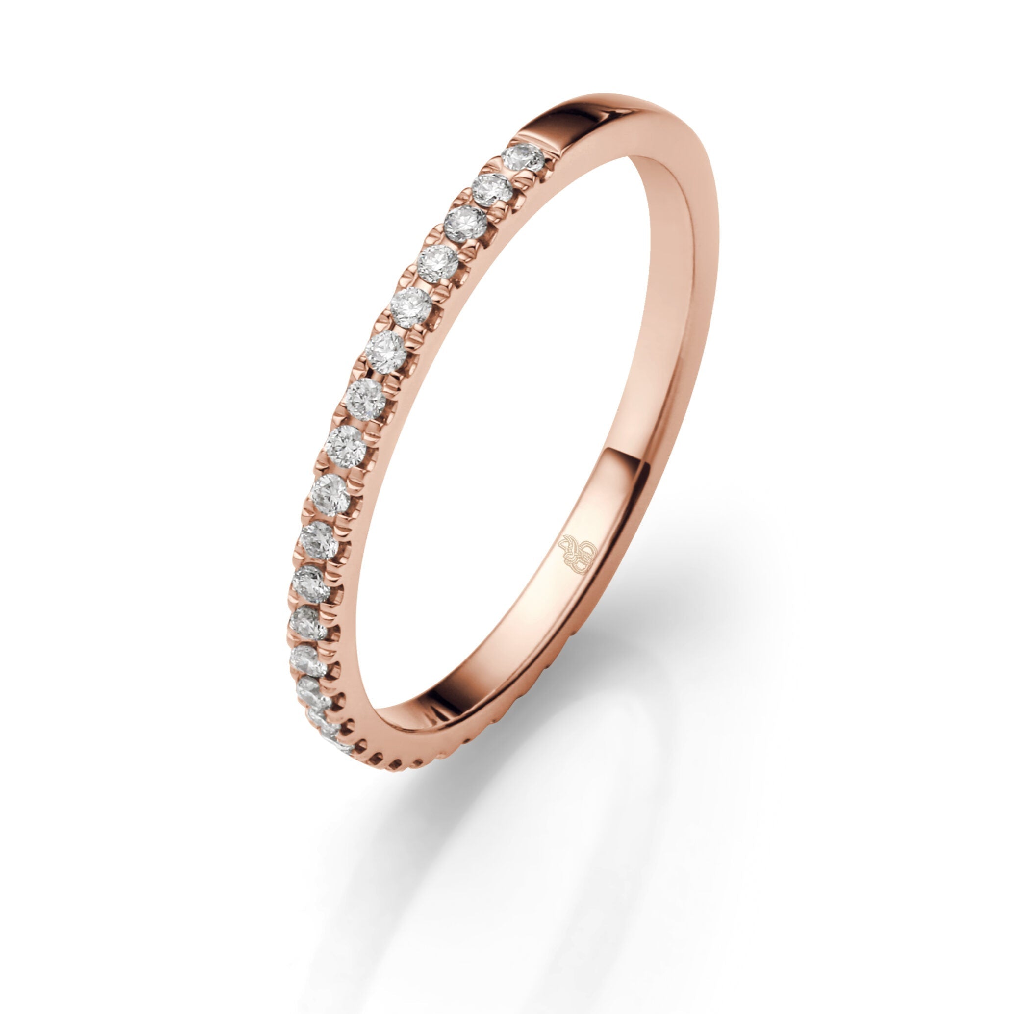 Halbmemoire-Ring mit Diamanten – Zeichen der Verbundenheit