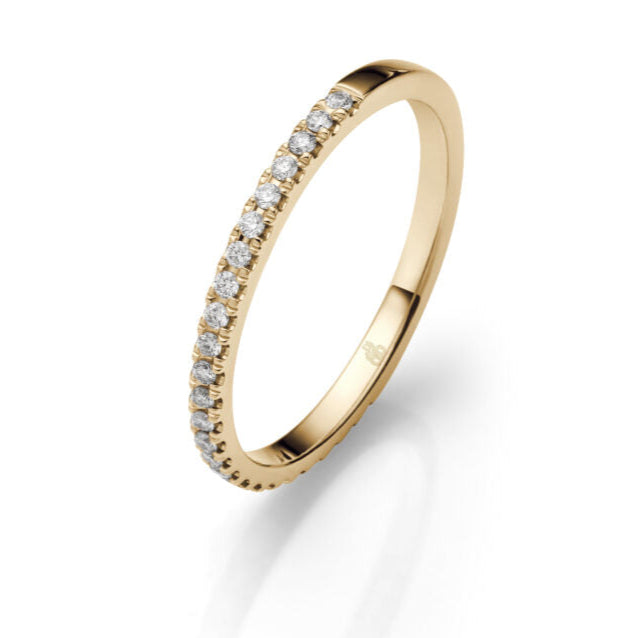 Halbmemoire-Ring mit Diamanten – Zeichen der Verbundenheit
