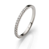 Halbmemoire-Ring mit Diamanten – Zeichen der Verbundenheit