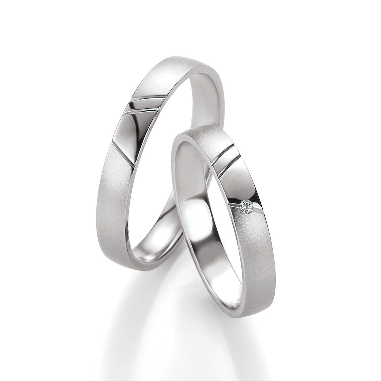 Pure Eleganz - Eheringe in Basic Light 1 auf eheringkaufen.ch erhältlich.