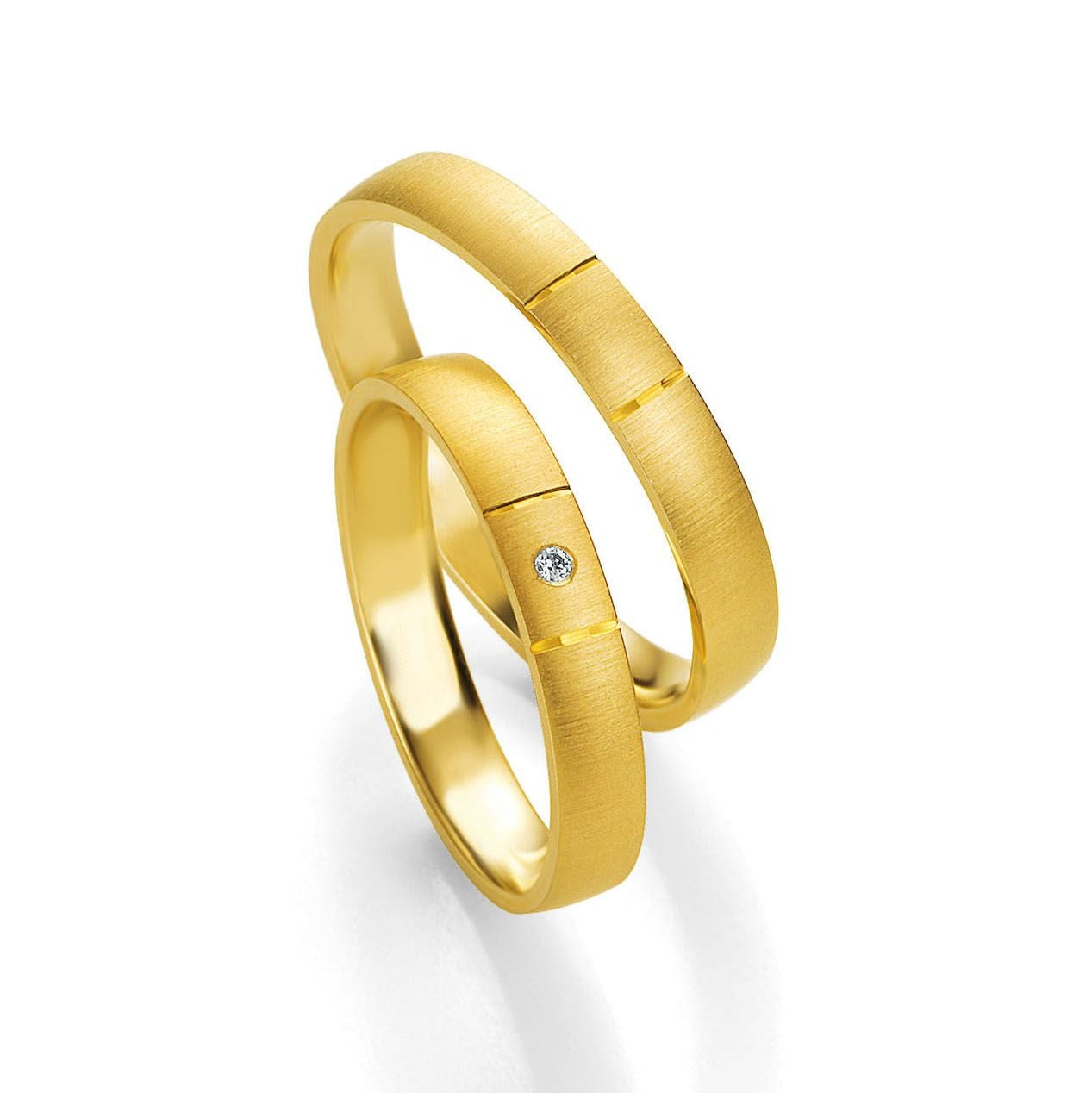 Pure Eleganz - Eheringe in Basic Light 1 auf eheringkaufen.ch erhältlich.