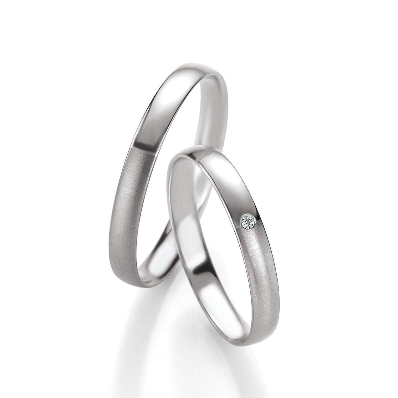 Pure Eleganz - Eheringe in Basic Light 1 auf eheringkaufen.ch erhältlich.