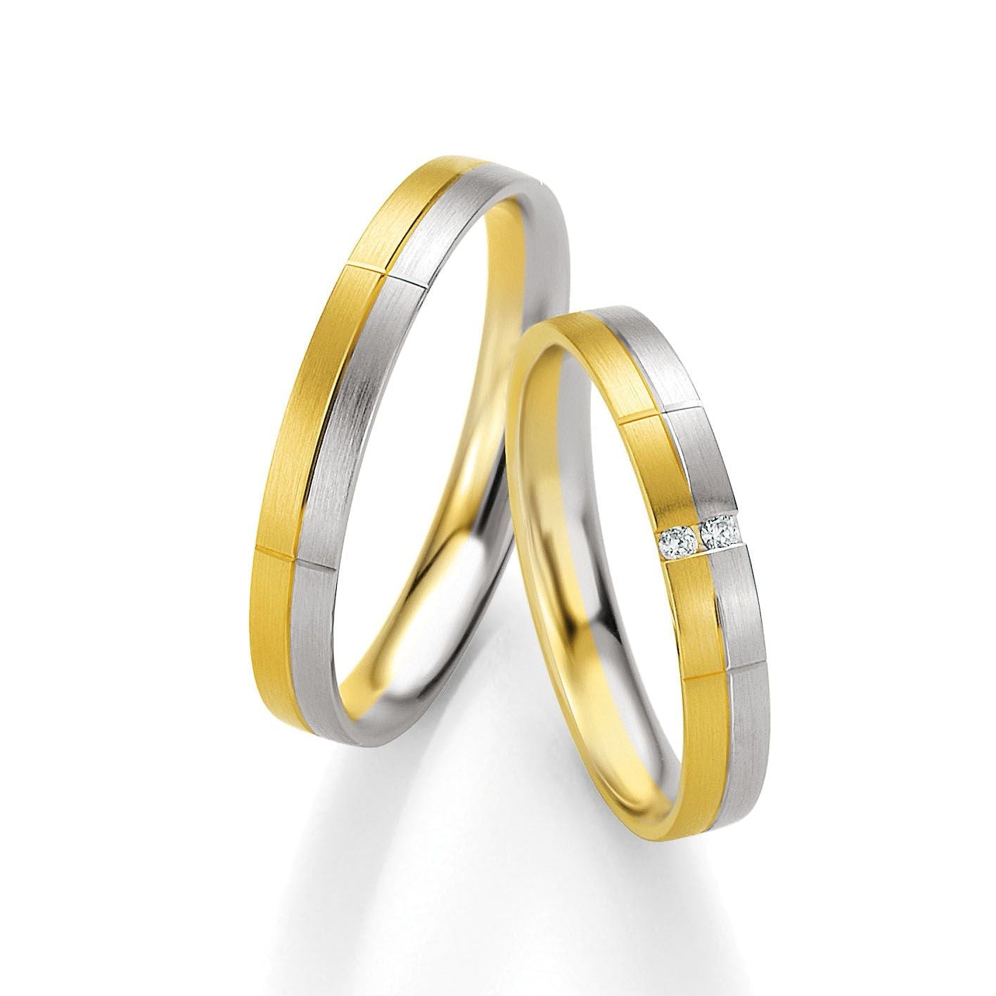 Zeitlose Schönheit – Eheringe in Basic Light 2 auf eheringkaufen.ch erhältlich.