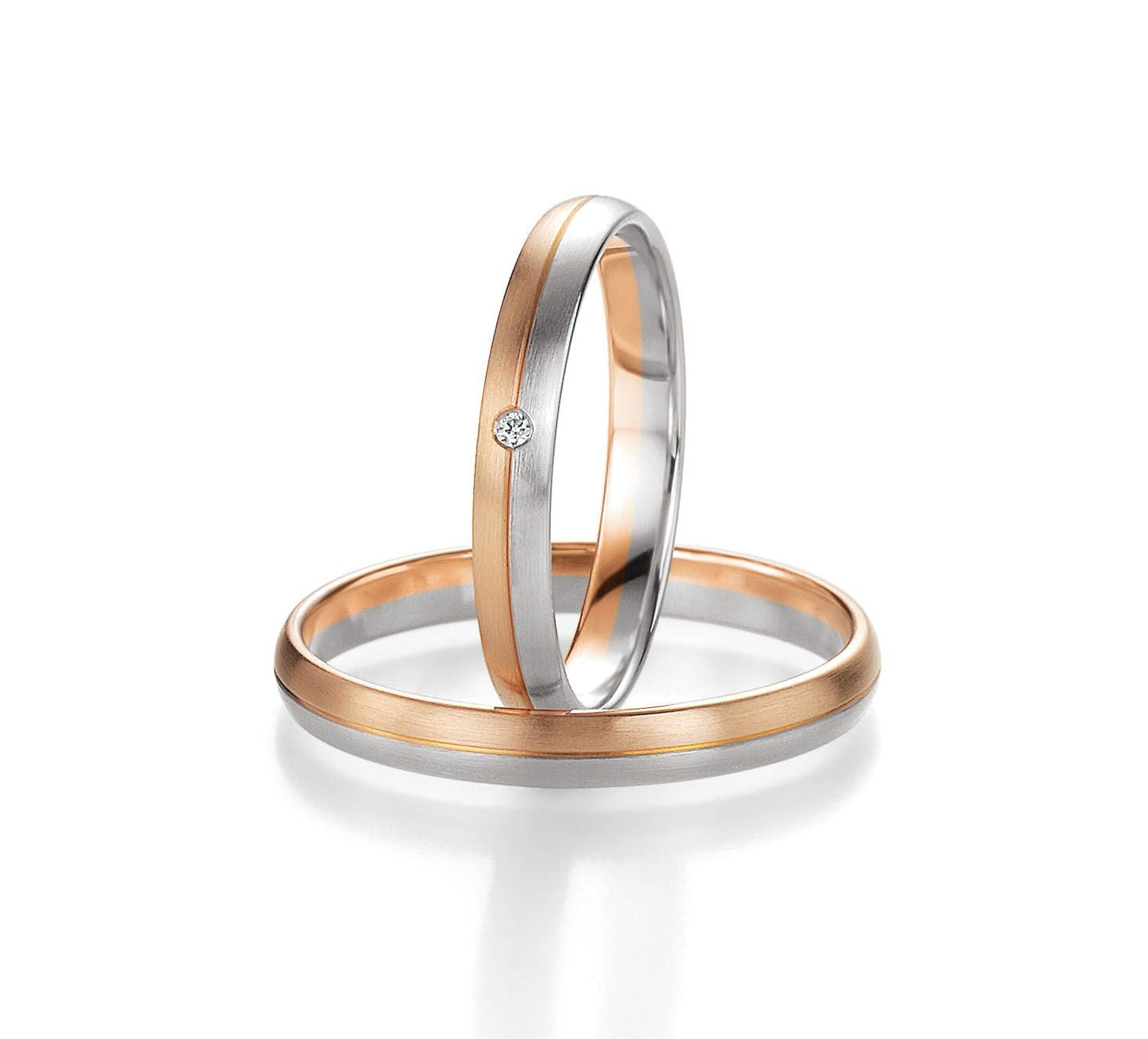 Pure Eleganz - Eheringe in Basic Light 1 auf eheringkaufen.ch erhältlich.