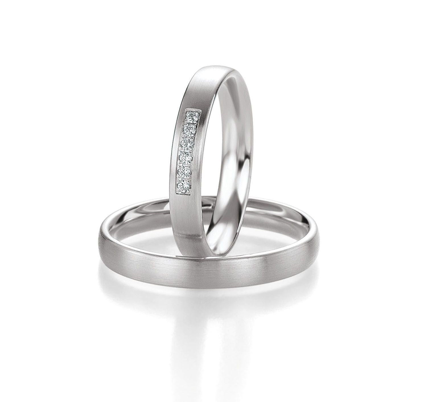 Pure Eleganz - Eheringe in Basic Light 1 auf eheringkaufen.ch erhältlich.