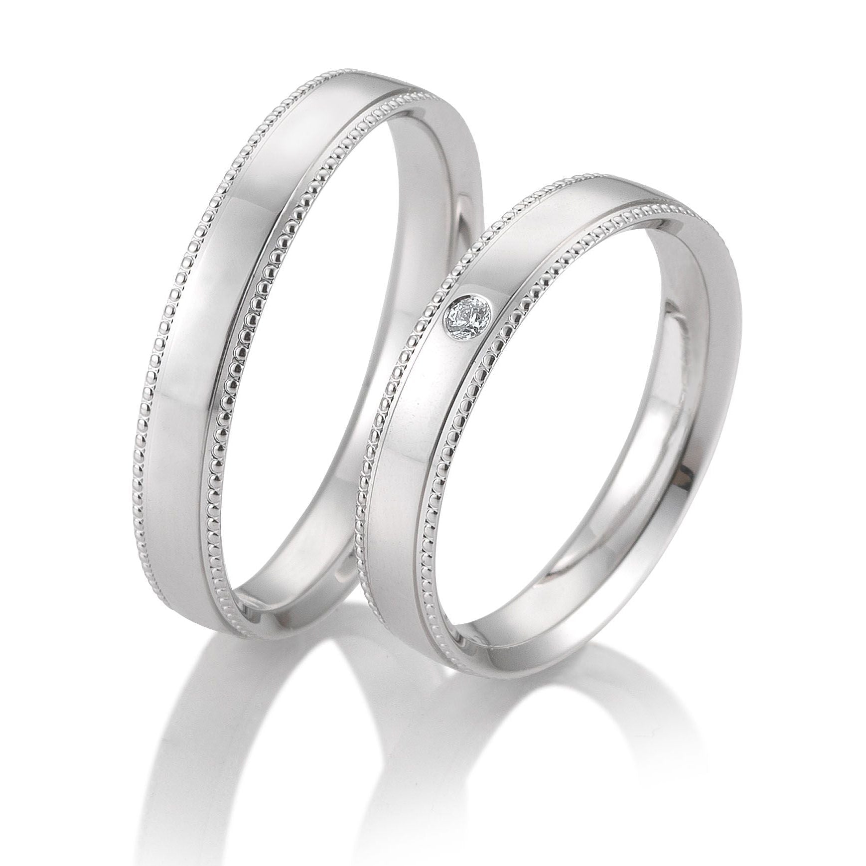 Schlichte Perfektion – Eheringe in Basic Light 3 auf eheringkaufen.ch erhältlich.