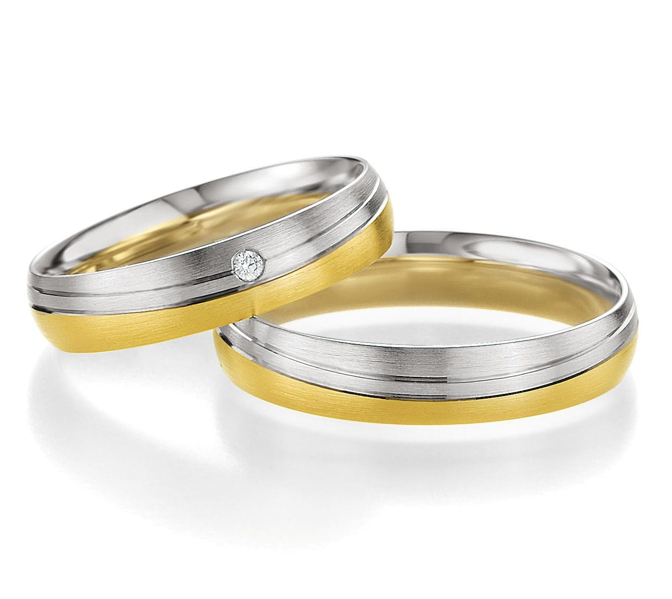 Zeitlose Schönheit – Eheringe in Basic Light 2 auf eheringkaufen.ch erhältlich.