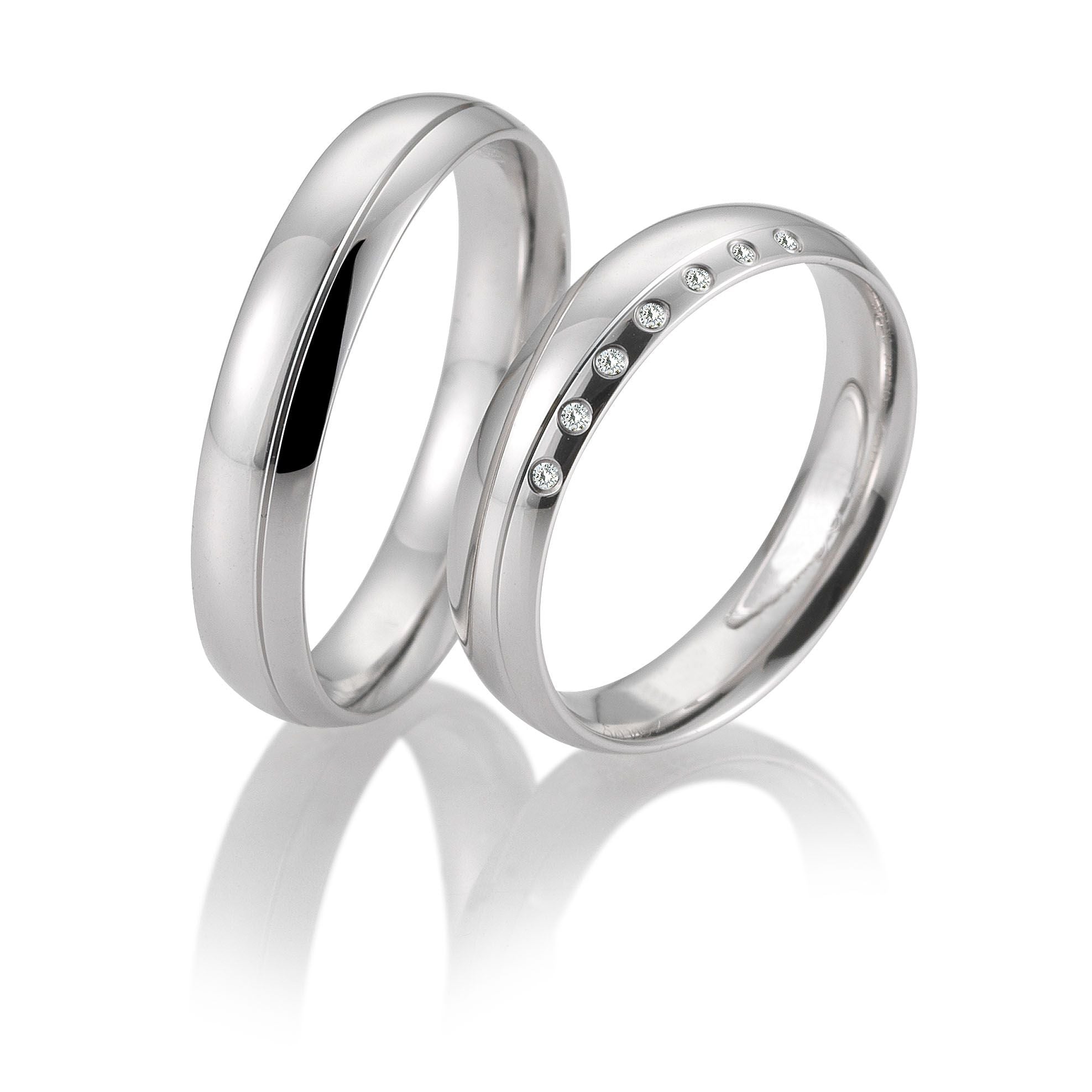 Schlichte Perfektion – Eheringe in Basic Light 3 auf eheringkaufen.ch erhältlich.