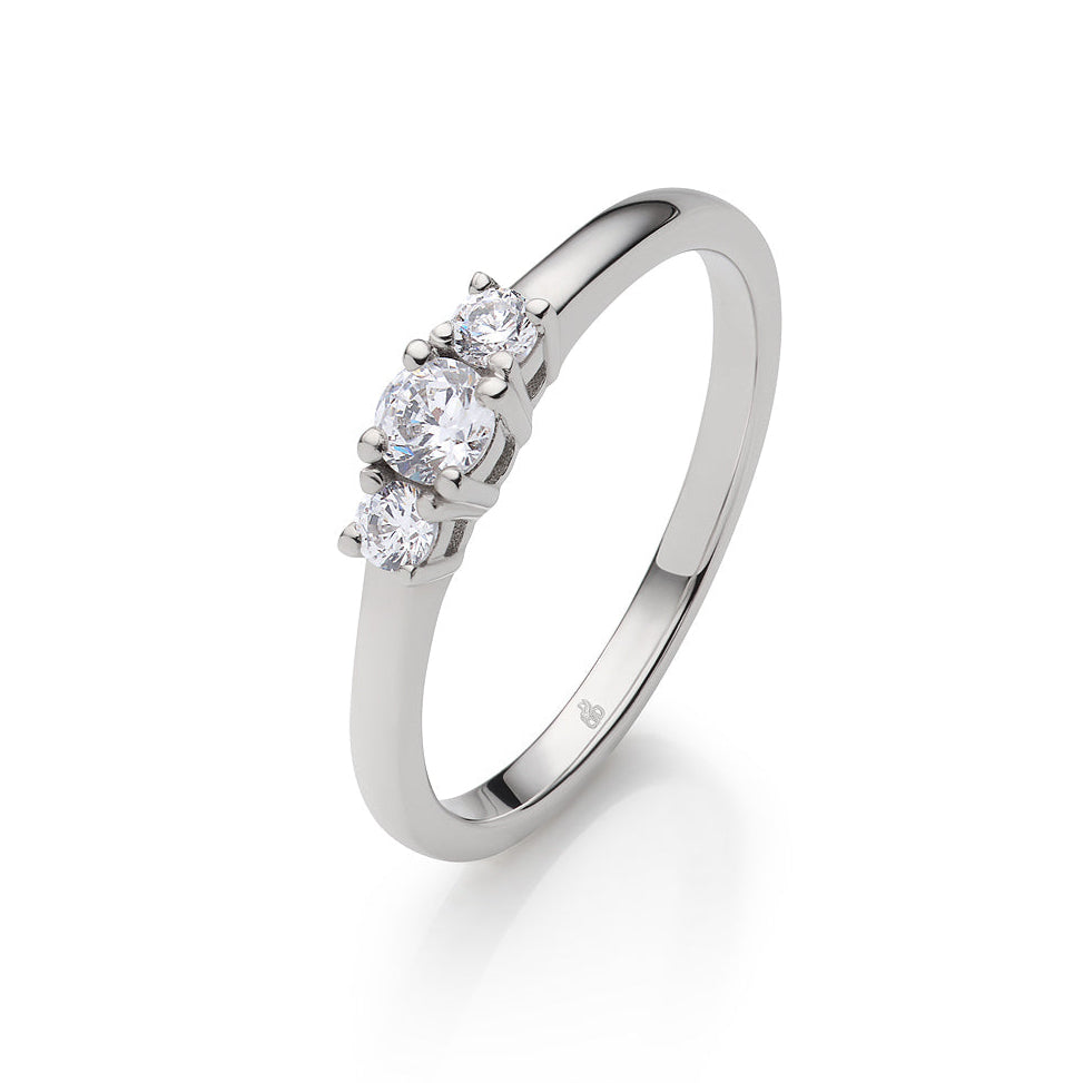 Verlobungsring Crown in Gold mit gefassten Diamanten