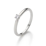 Verlobungsring mit Diamant in edler Krappenfassung