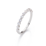 Mémoire-Ring in Gold – Glanz für die Ewigkeit auf eheringkaufen.ch erhältlich.