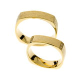 Eheringe in Gold - Für Herzen, die zusammengehören auf eheringkaufen.ch erhältlich.